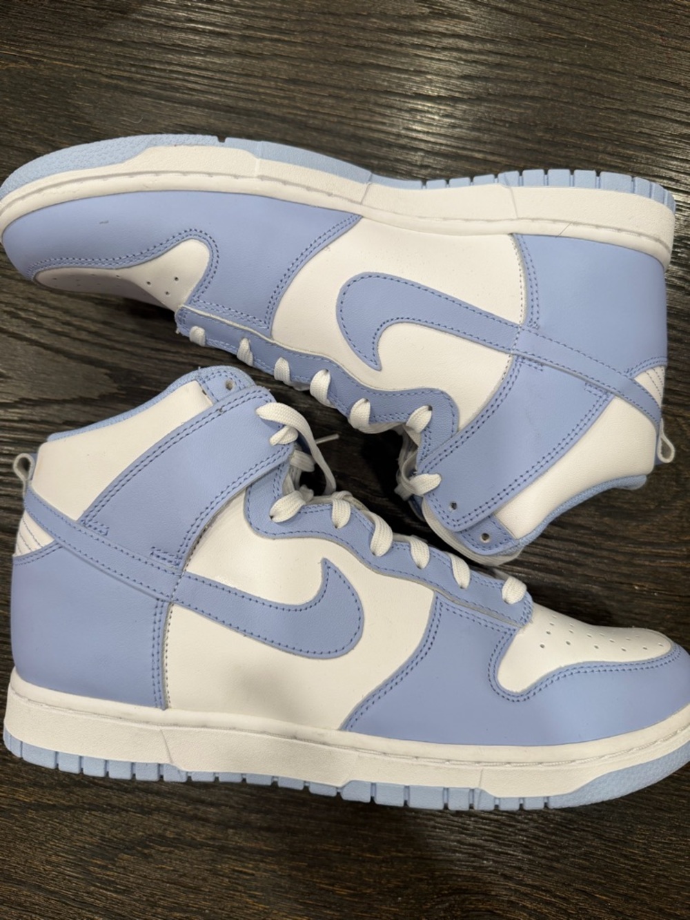 Nike Dunk High Athletic Basketball Shoe Women’s size 11 white blue